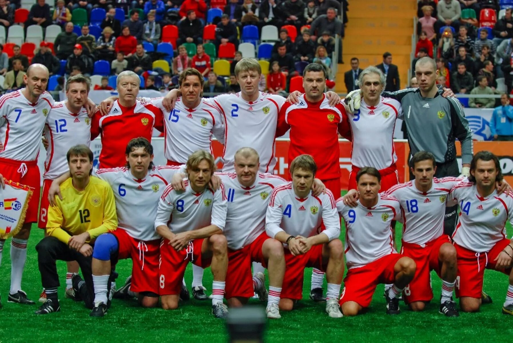 Legends cup. Кубок легенд футбол. Сборная России Кубок легенд. Кубок легенд 2021. СНГ футбол.