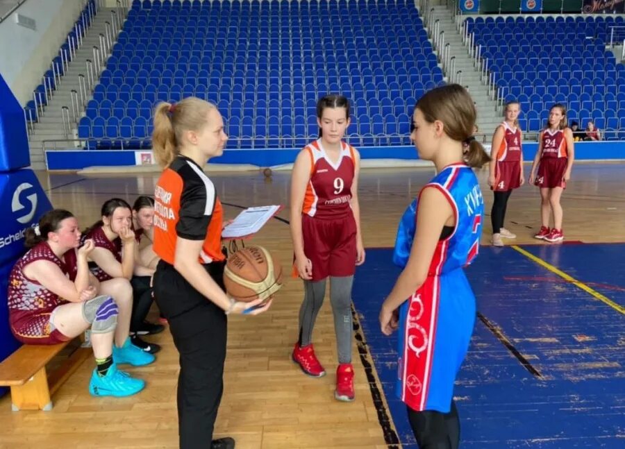 Маус фок мелодия апрелевка. Стритбол турнир. Турнир апрелевка. Турнир апрелевка. Уличный баскетбол.