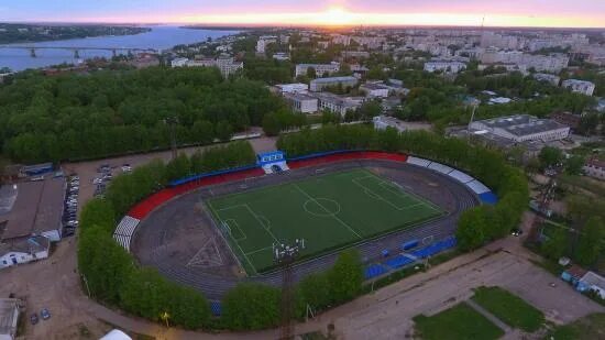 Стадион Динамо Кострома. Стадион Металлург Череповец. Динамо Кострома стадион вместимость. Динамо Кострома поле. Стадион кострома