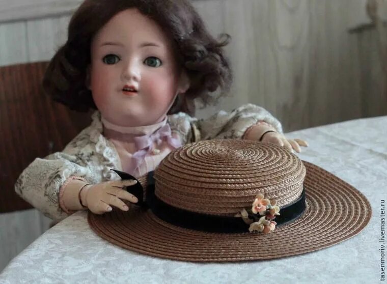 Absolutely Gorgeous Doll Hat from abigailsattic on Ruby Lane #dollhats Absolutel