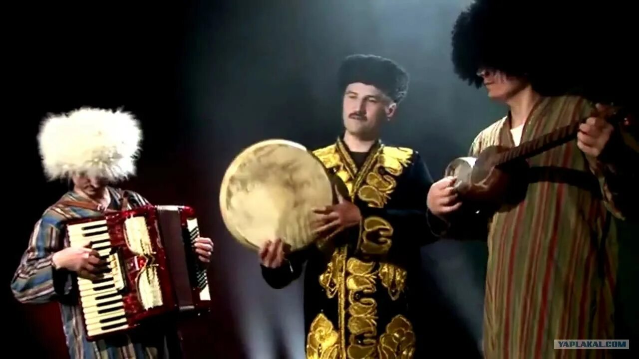Группа обморок и мама. Обморок имама. Узбекский музыкальный коллектив. Узбекские группы музыкальные. Песня среди старых