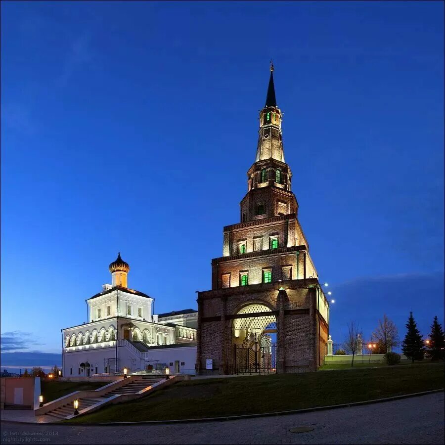 В каком городе находится сююмбике. Казанский кремль казань башня сююмбике. падающая башня сююмбике в казани. башня сююмбике в казани ночью. башня ханши сююмбике.