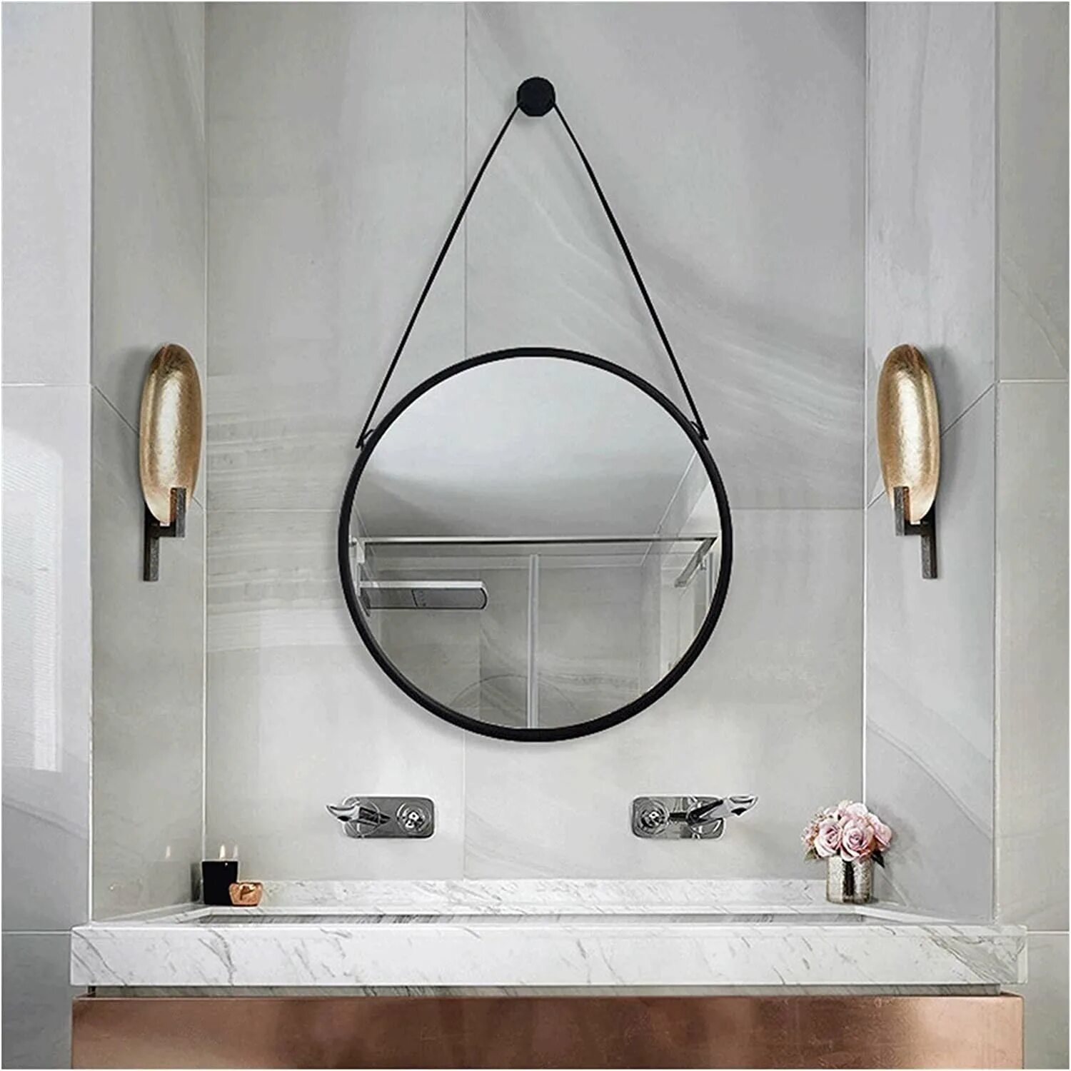 Подвесное зеркало для ванной. Зеркало подвесное в ванную. Ванная с круглым зеркалом. Зеркало на ремне в интерьере ванной. Зеркала в впнну подвесные.