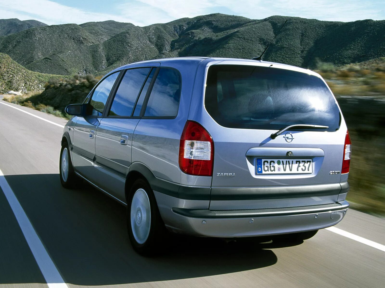 Opel zafira шины. Opel Zafira 1. Опель Зафира 2003. Опель Зафира 2002. Opel Zafira 2005.