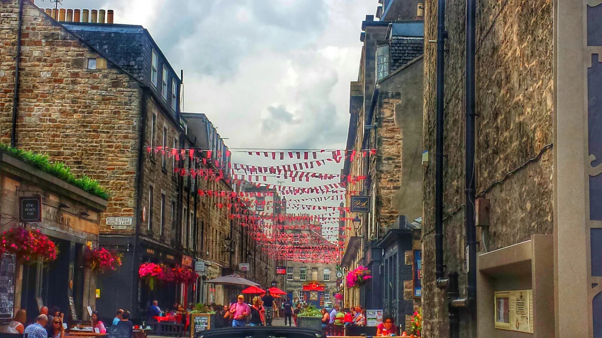 Эдинбург Рэнкеллор стрит. Rose Street Edinburgh. Шотландия Эдинбург улочки. Данфермлин Шотландия улочки. Street rise