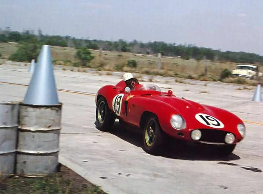 Феррари аперта фото. Феррари гоночная машина красная 458. Феррари де портаго. Ferrari 512 m 1970. 1956 ferrari 250 gt berlinetta.