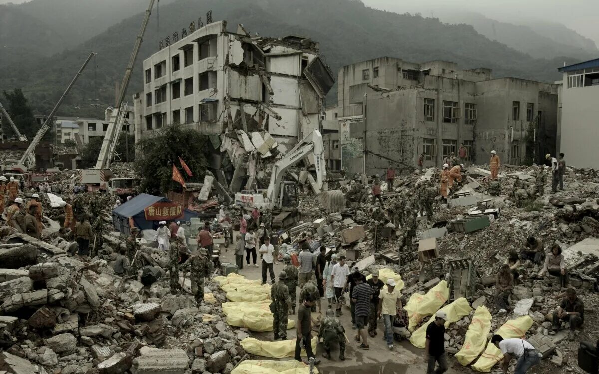 Другое землетрясения. Тянь-Шань землетрясение 1976. Землетрясение Таншань 1976. Землетрясение 1976 Китай Таншане. Землетрясение 1976 года в Китае.