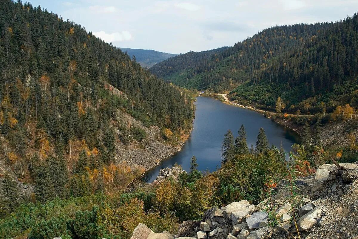 В каком искать краю. Оз Амут Хабаровский край. Хабаровский край природа Амут. Озеро Амут Хабаровск. Горное озеро Амут, Хабаровский край.