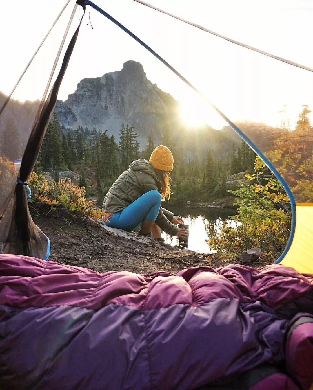 Travel camping. Туризм с палатками. Палатка на природе. Вид на природу с палатки. Поход с палатками.