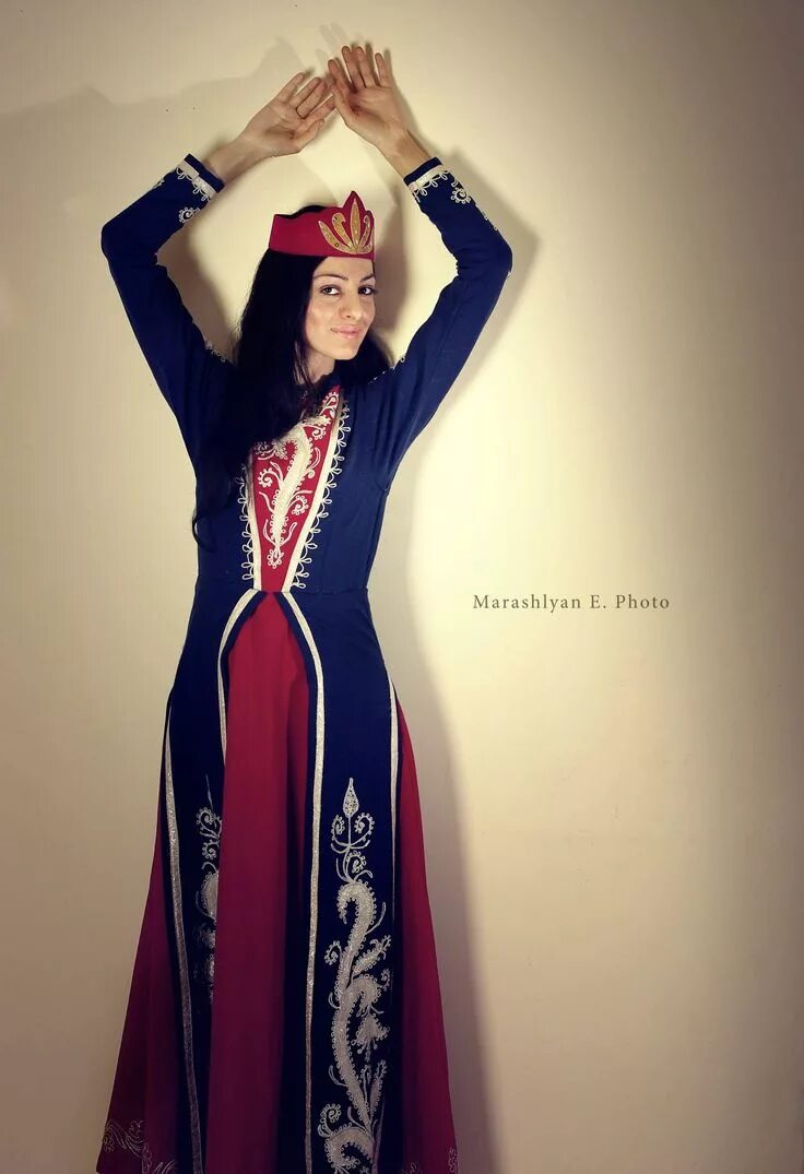 Тараз армянский национальный костюм женский. Армянский древний национальный костюм тараз. Армянский национальный костюм сюник. Армянский национальный костюм сюник. Тараз армянский национальный костюм.