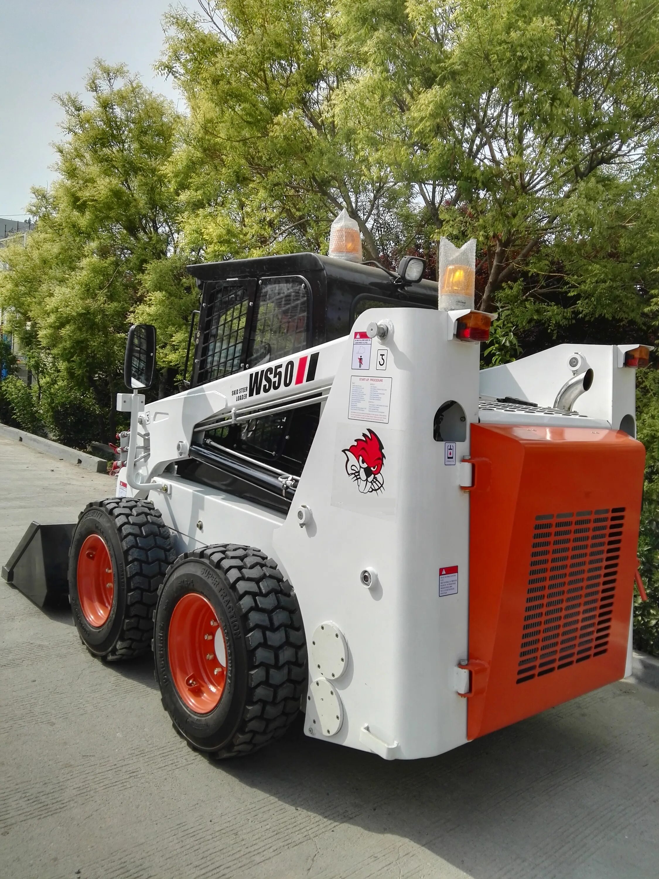 Bobcat earthforce s18. Мини погрузчик Forway ws50. Мини-погрузчик beaver ws50. Погрузчик фронтальный beaver, ws50. Bobcat s530.