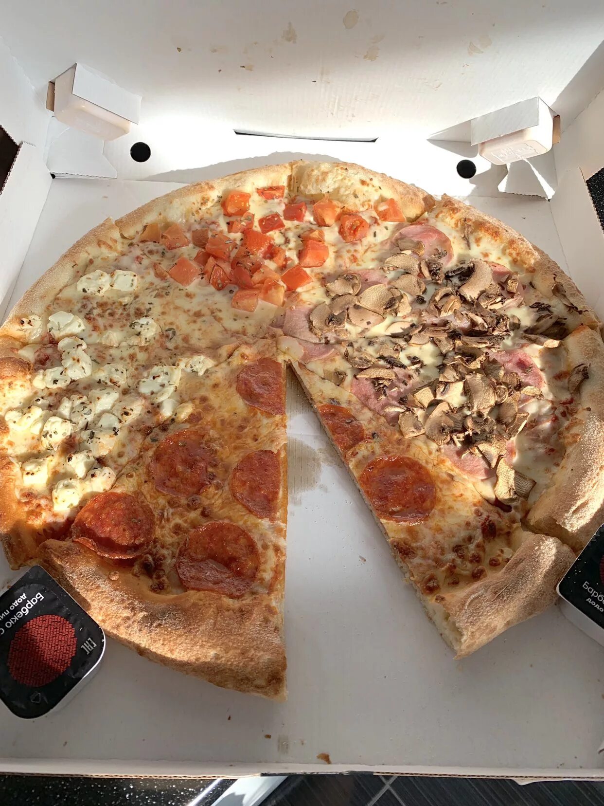Пицца большие куски. Пицца Дьябло Додо. Дэнвич Додо. Додо пицца большая пицца. Додо пицца кусок.