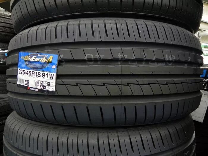 Yokohama bluearth gt купить. Yokohama BLUEARTH ae50. Yokohama BLUEARTH ae50 225/45 r17 94w. Летняя резина Yokohama BLUEARTH ae50. 205/50 R17 Yokohama BLUEARTH-gt AE-51.