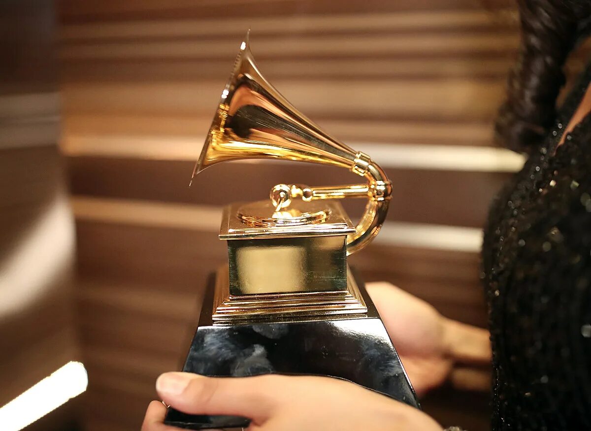 Грэмми. Музыкальная премия Grammy. Grammy Awards 2022. Музыкальная награда Грэмми.