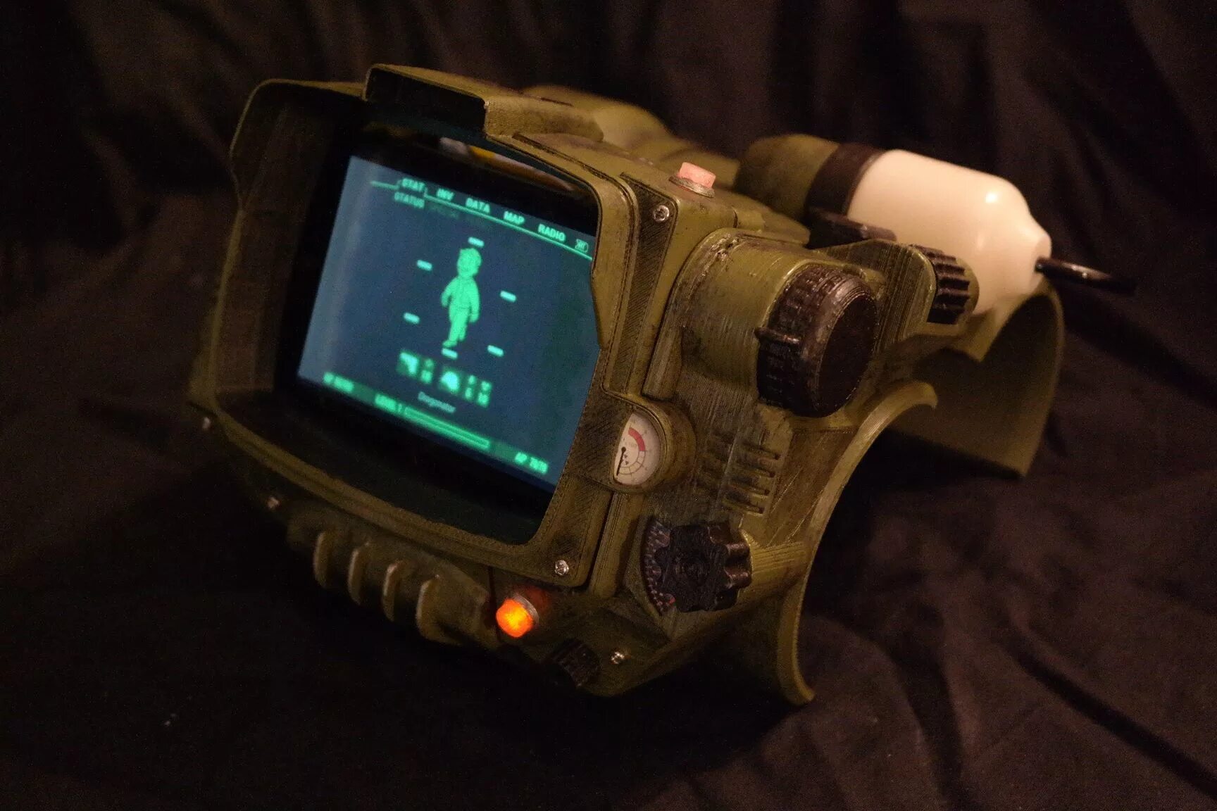 Pip 3.12. Пип бой 3000 fallout 3. пип бой 3000 fallout 4. pipboy fallout 4. пип бой fallout 4.