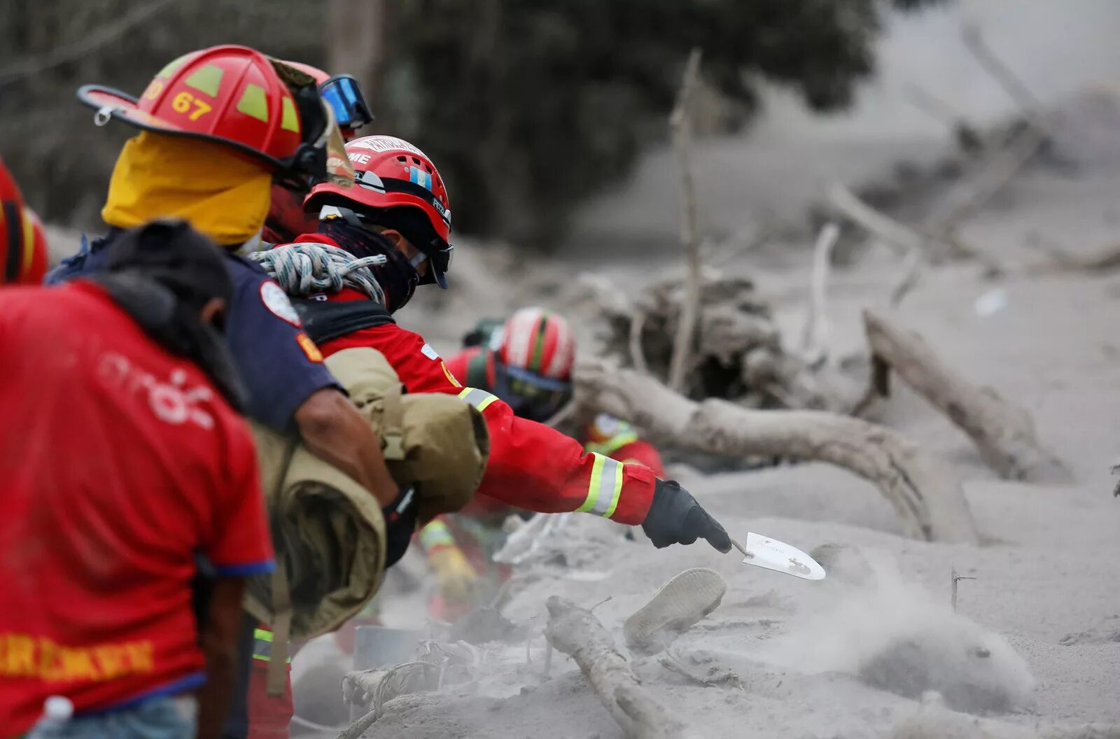 Вулкан синабунг извержение. Вулкан майон филиппины. Вулкан спастись. Вулкан спастись. Вулкан спастись.