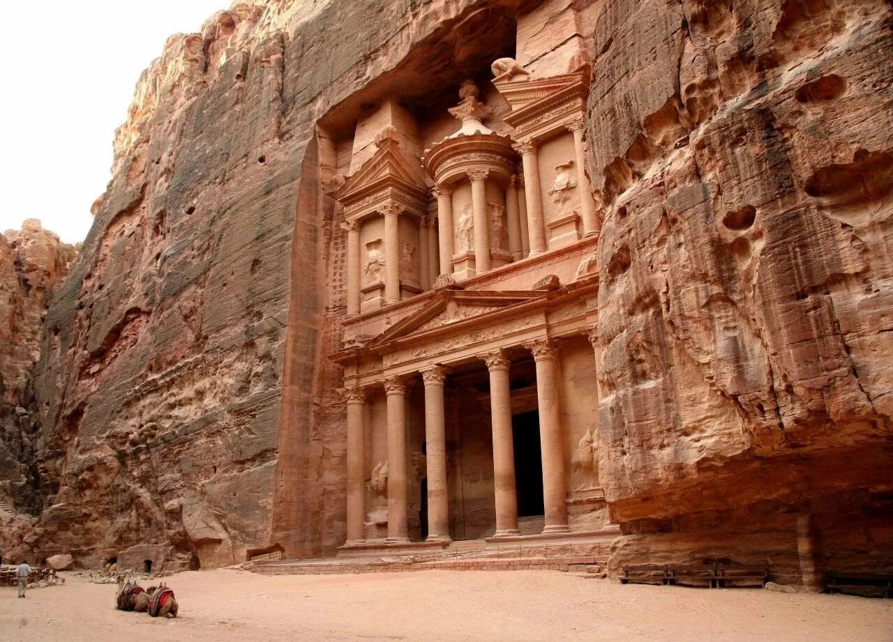 Как называется древний город. Карнакский храм древнего египта. Инки мачу пикчу. Лептис магна базилика. Ливан руины древние.