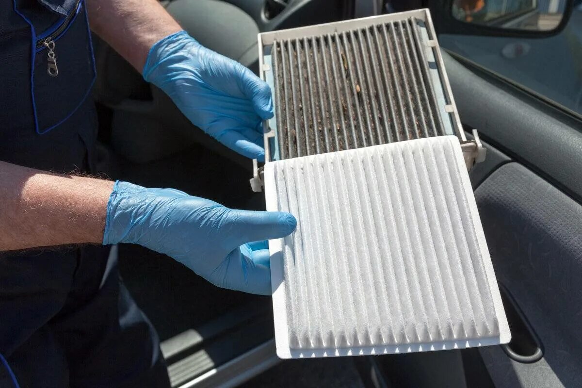 Как поменять воздушный салонный. Cabin Filter салонный фильтр. Air conditioning filterck3459 фильтр салонный. Воздушных и салонных автомобильных фильтров.. Грязный салонный фильтр.