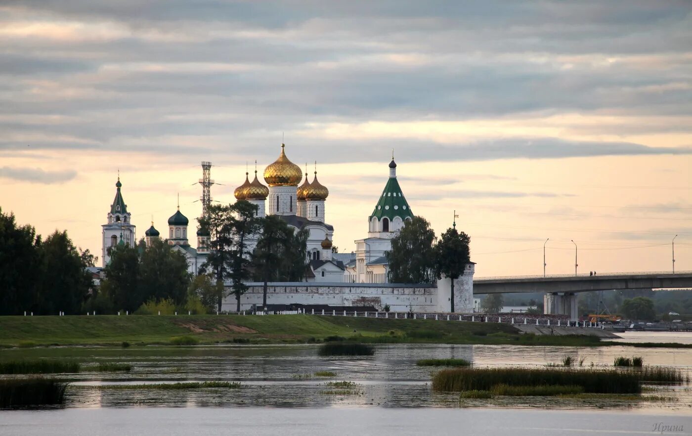 Свято троицкий кострома. Троицкий Ипатьевский монастырь. Ипатьевский монастырь Кострома. Свято-Троицкий Ипатьевский мужской монастырь, Кострома. Ипатьевский мужской монастырь Кострома.