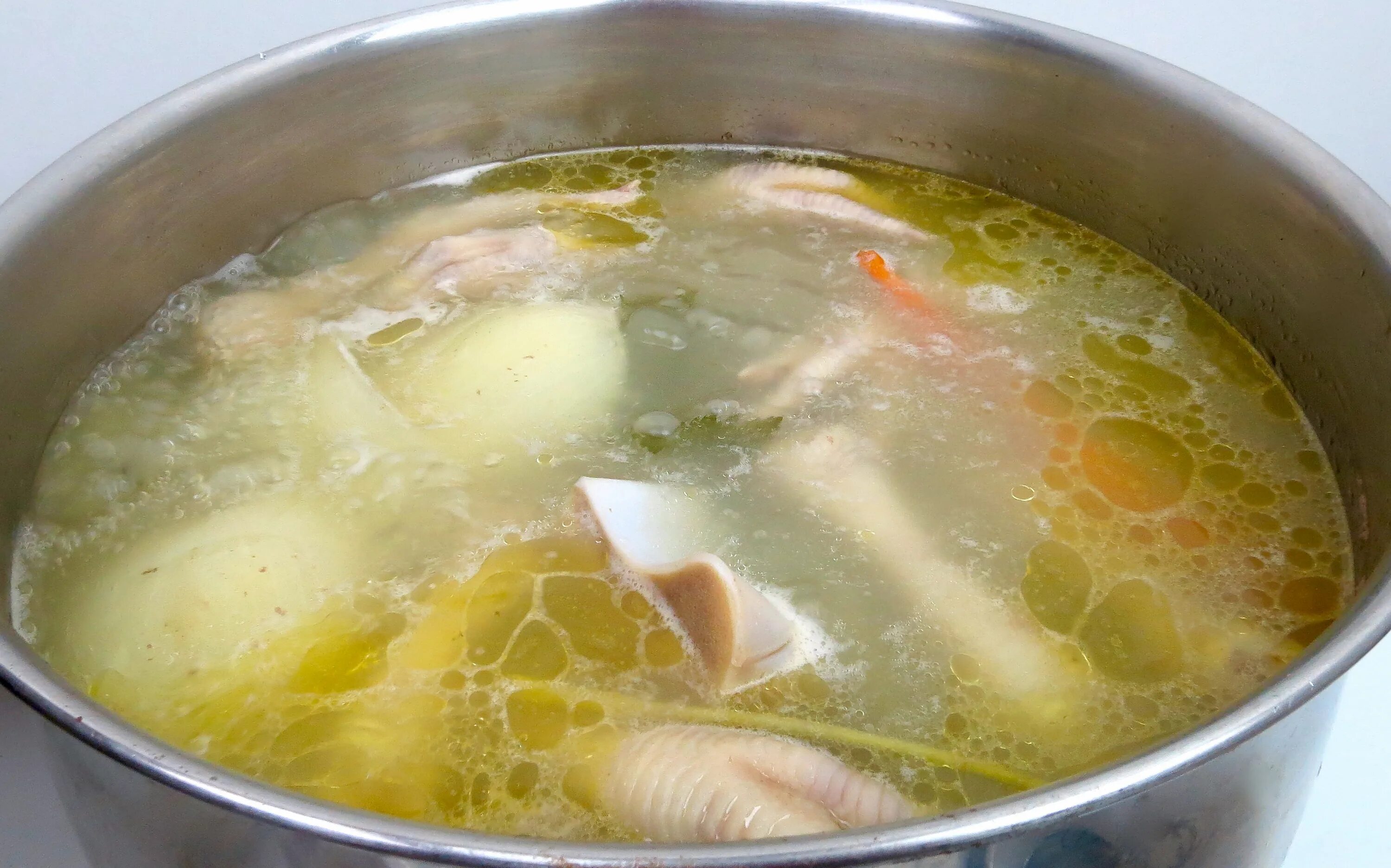 Bone broth Bouillon. Суп с водой. Супчик с водой?. Супчик на скорую руку. Сварить суп на воде