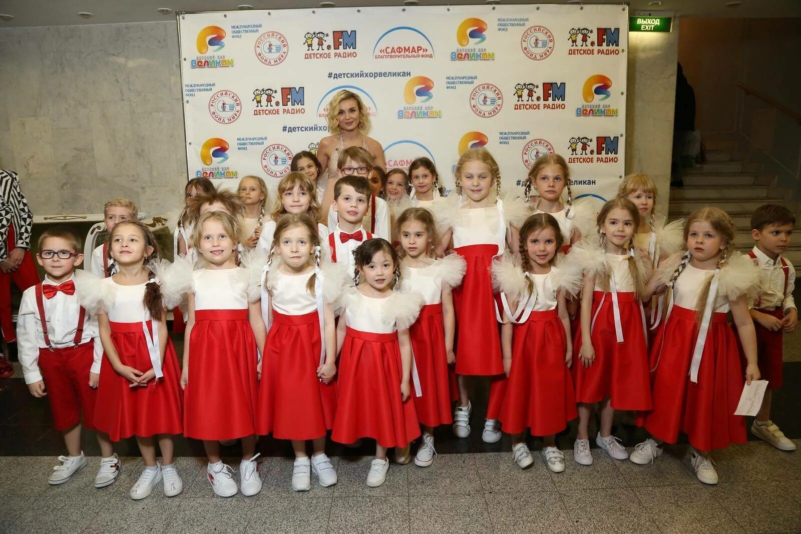 лошадь детский хор «великан». до-ре-ми детский хор «великан». великаны детский хор великан. новогодняя детский хор «великан». детский хор великан.