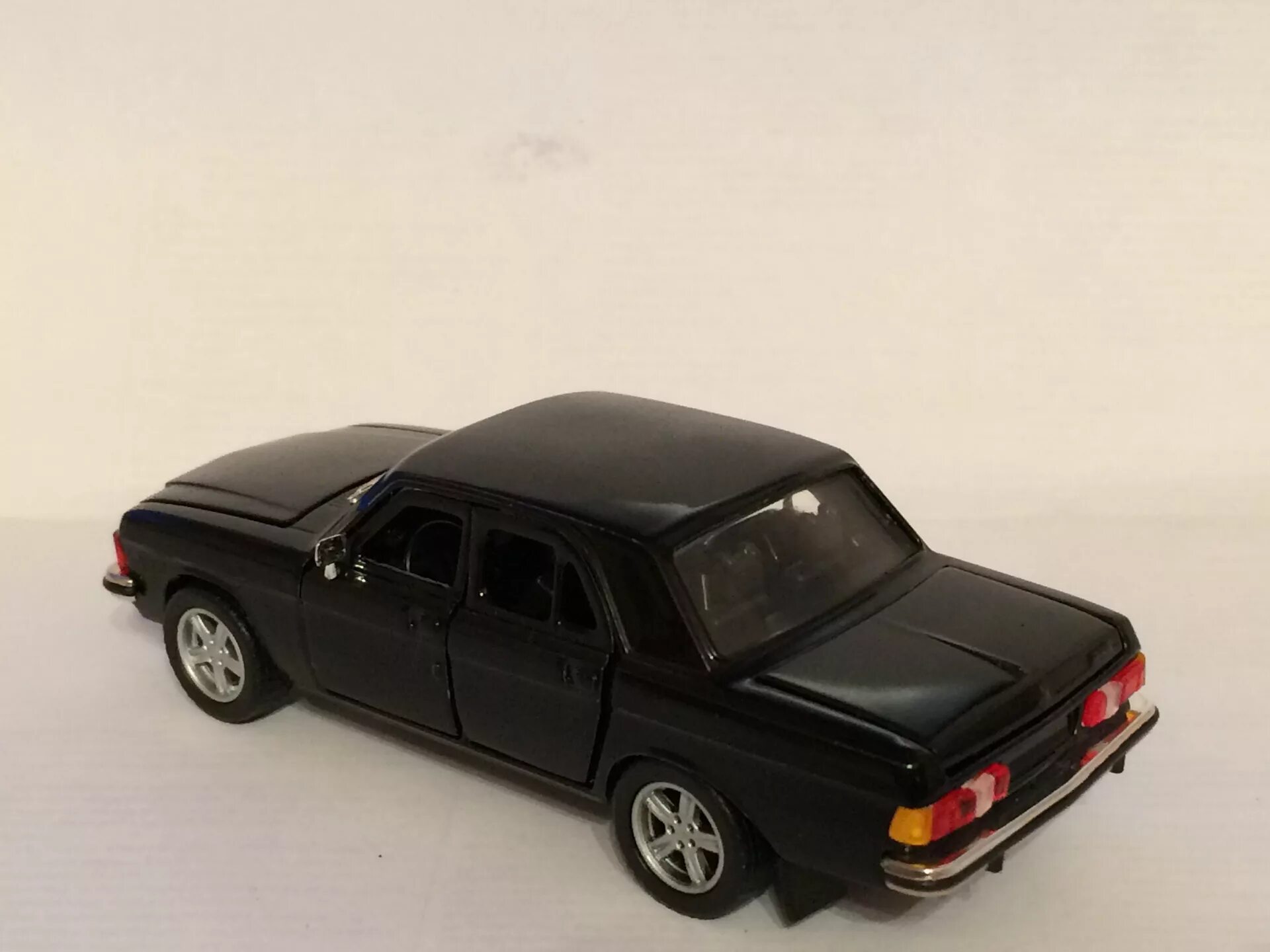 Автомобиль волга газ 3102. Газ 3102 а38. Линейка волги модельная. Газ 3102 модель. Газ 3102 1:24.