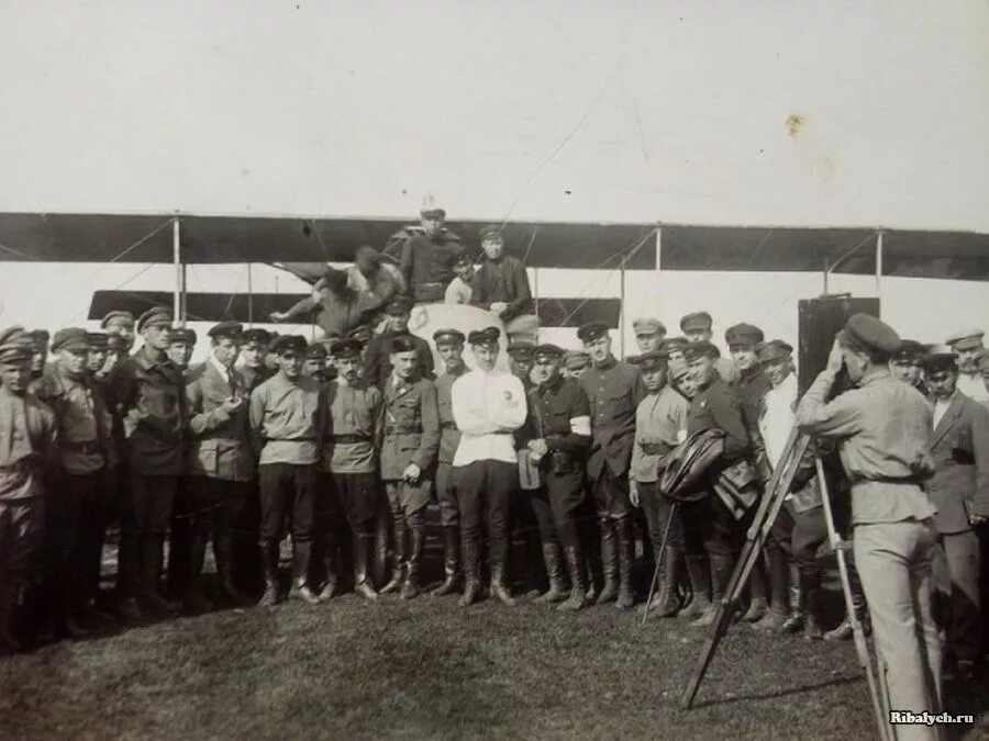 25 октября 1922 владивосток. Петроград 1922 год фото. Освобождение владивостока 1922. Запад 1922 год. 1922 год санкт-петербург.