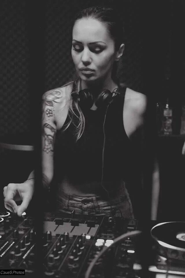 De luca музыка. De luca музыка. Диджей deborah de luca. Deborah de luca биография. Dj deborah deluca фото.