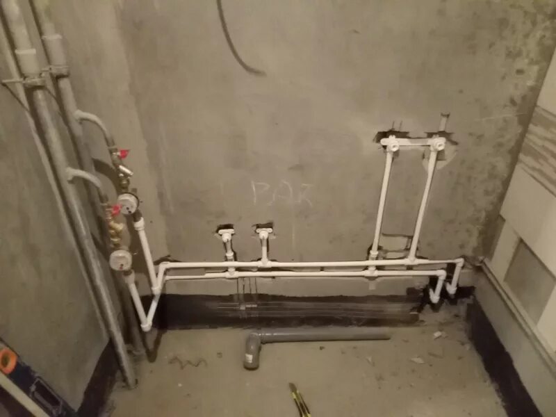 Распайка труб. Водопровод в ванную комнату. разводка полипропилена в ванной. разводка полипропиленовых труб в ванной.