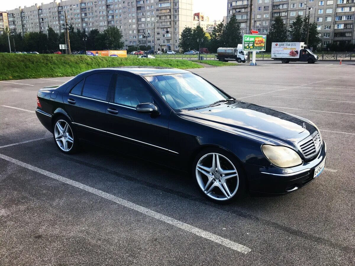 Куплю mercedes 220. Мерседес w220. Mercedes w220 r19. Mercedes s320 w220. W220 2000.