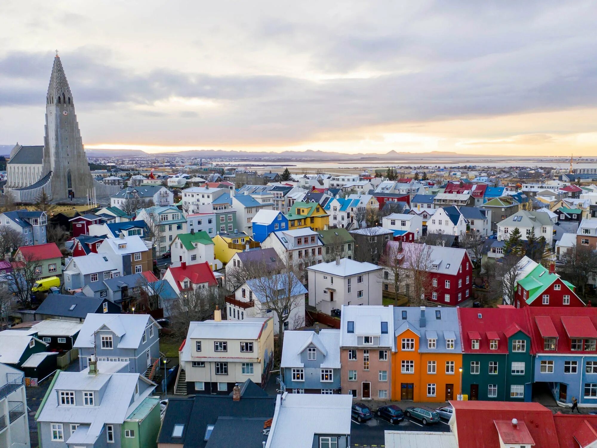 Рейкьявик это. Рейкьявик столица. Исландия Рейкьявик. Рейкьявик 1970. Исландия Рейкьявик люди.