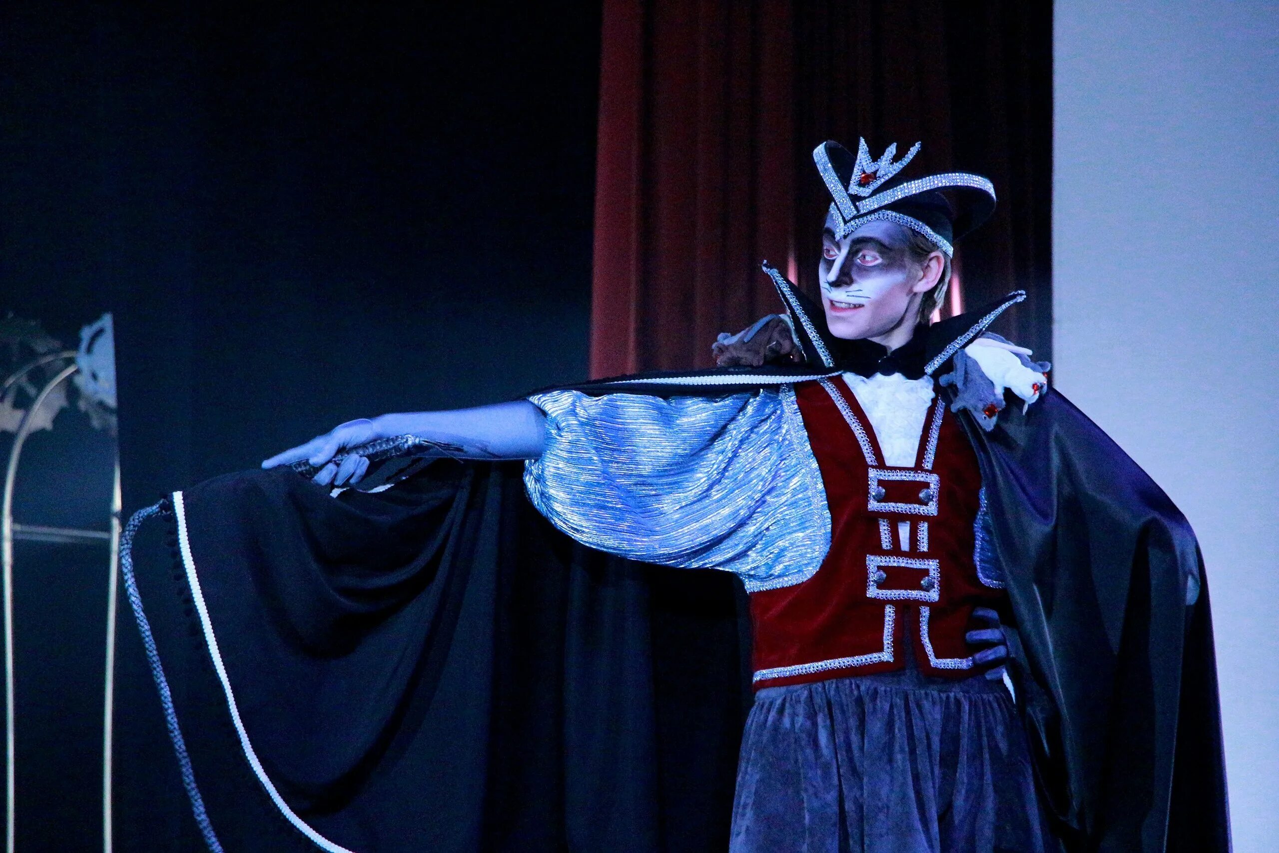 Мышильда гримм. Мышильда гримм. Мышильда. Королева мышильда костюм. Мышильда.