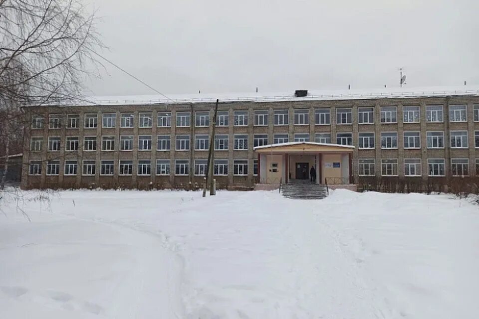 Школа пгт демьяново. Демьяновская средняя школа история. Королева школы пгт демьяново. Город нея школы. Демьяново школа кировская область.