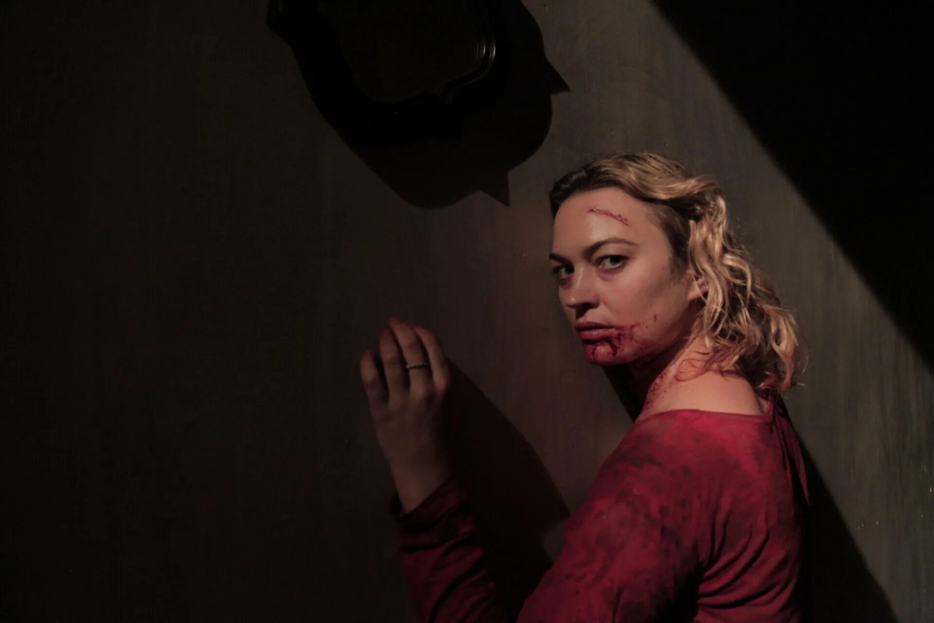 Каролина гуерра галлоуз хилл. Каролина гуерра галлоуз хилл грудь. White gallows певец фото. Ужасы мистика галлоуз хилл. Настоящую вайт галлоуз.