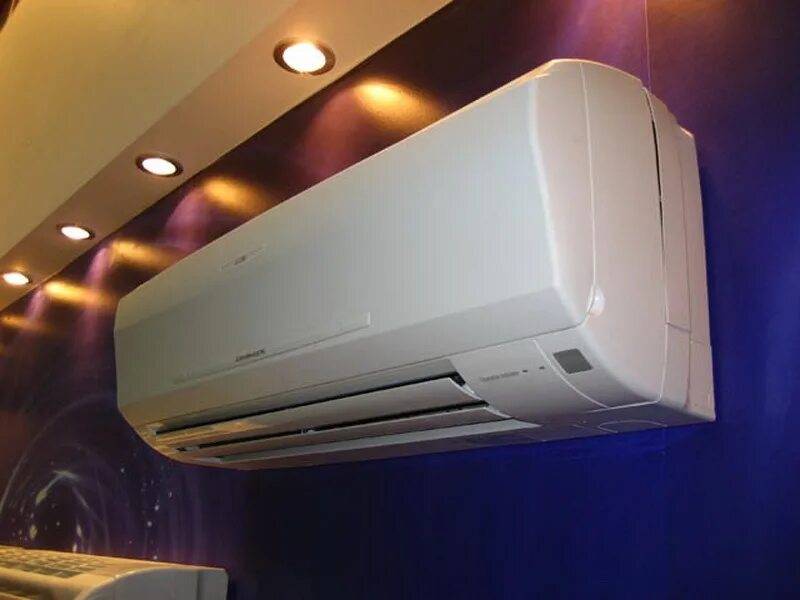 General climate gc 4c18hrn1. Напольно потолочный кондиционер 600x600. Кондиционеры город. Промышленные кондиционеры hofmann vrf. Кондиционеры город.