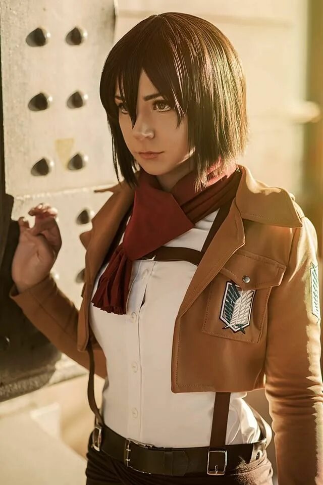 Mikasa cosplay. Микаса Аккерман Cosplay. Микаса Аккерман косплей. Микаса Акерман косплей. Mikasa Ackerman косплей.