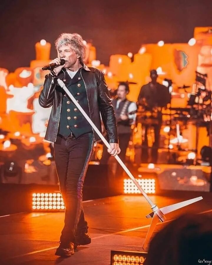 Bon jovi концерт видео. Bon Jovi Moscow 2019. Концерт Бон Джови концерт. Джон Бон Джови на концерте. Бон Джови в Москве 2019.