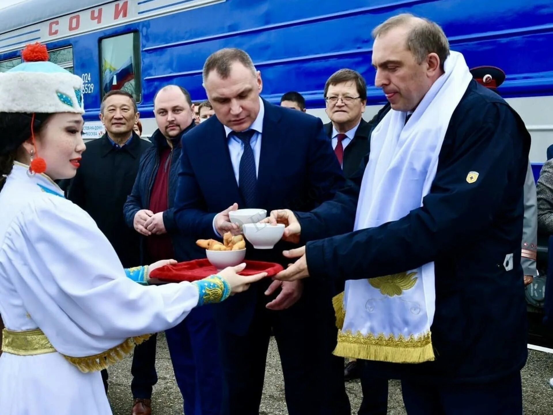 Фестиваль тюльпанов в калмыкии 2021. Управление образования городовиковского района. Музей ойрат-монгольской кочевой культуры. Калмыкия 2021. Учитель года элиста 2020.