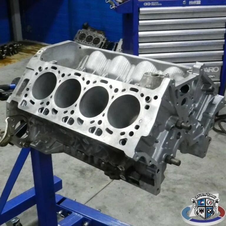 Блок двигателя бмв. Блок цилиндров бмв в8. блок цилиндров v8 ohv. блок двигателя bmw v8. блок цилиндров рядная 6 бмв.