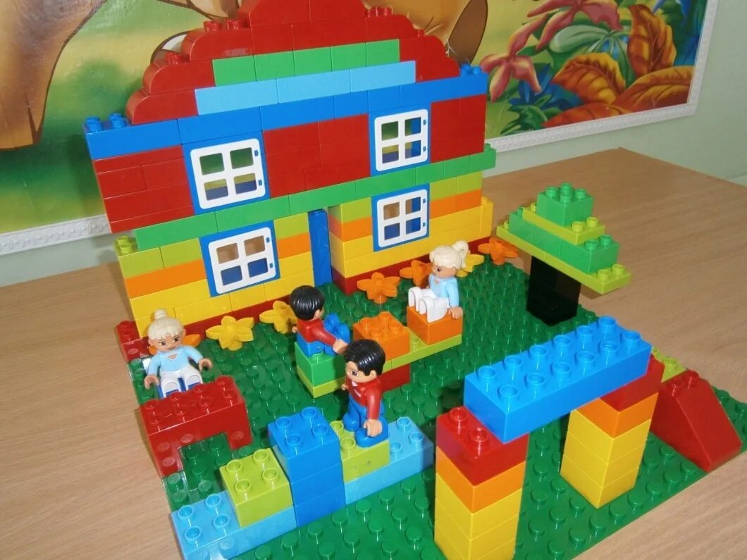 Занятия конструирование дома. Lego конструирование. лего детский сад. конструктор для детского сада. постройки из конструктора в детском саду.