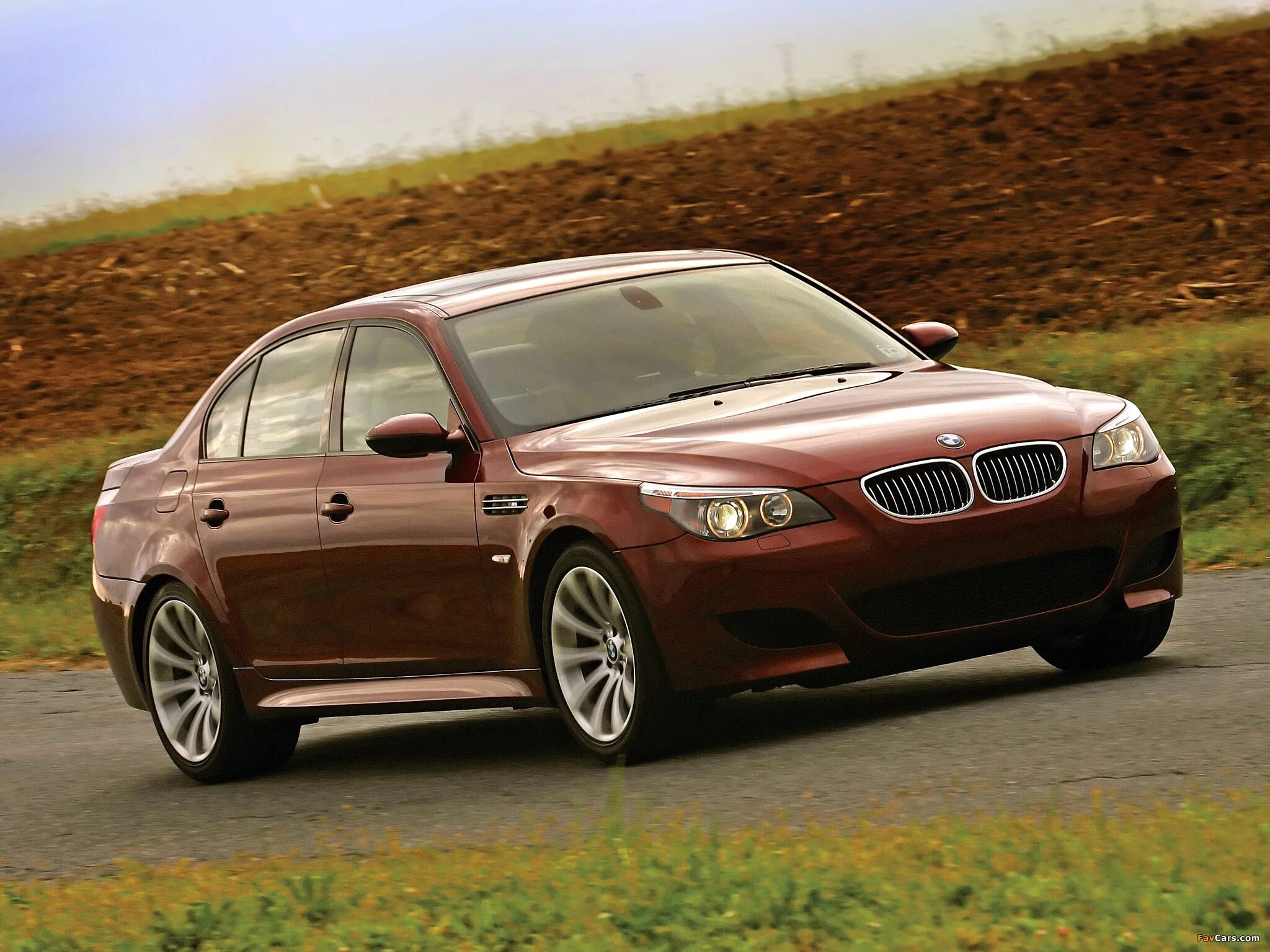 Е60 какого года. BMW m5 2007. BMW m5 e60 2004. BMW 5 e60 2007. BMW m5 e60 2007.