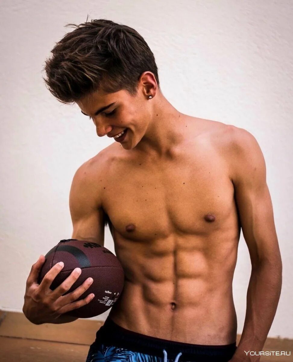 Красивые парни торс. Торс мальчика. Макси оливер торс. Пресс подростка с лицом. Торс мальчика.