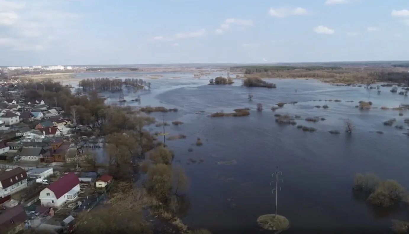 Подъем воды в брянске сегодня. Половодье Брянск Десна. Половодье в 2013 г в Брянск. Разлив рек в Брянске. 13 Апреля паводок Брянск.