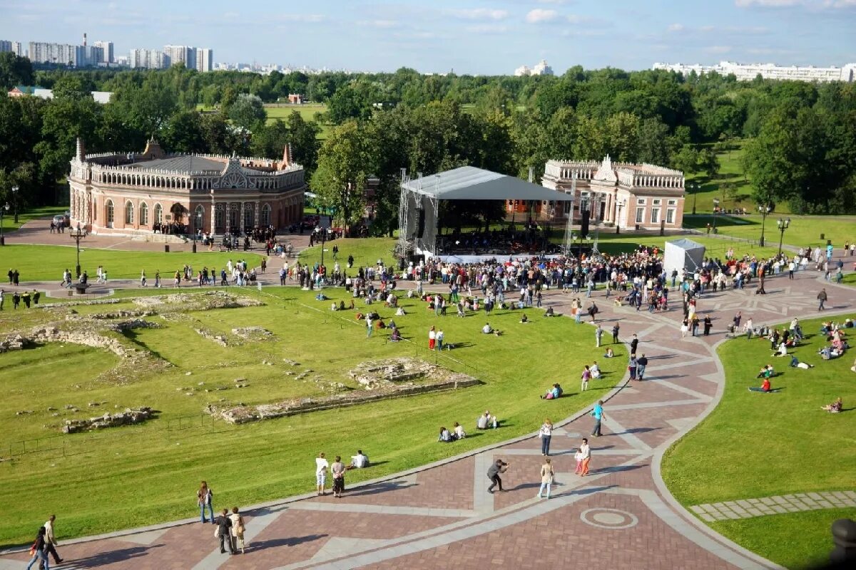 Парк царицыно сегодня. Царицыно 2022. Парк Царицыно в Москве. Царицыно 2024. Парк Царицыно человек.