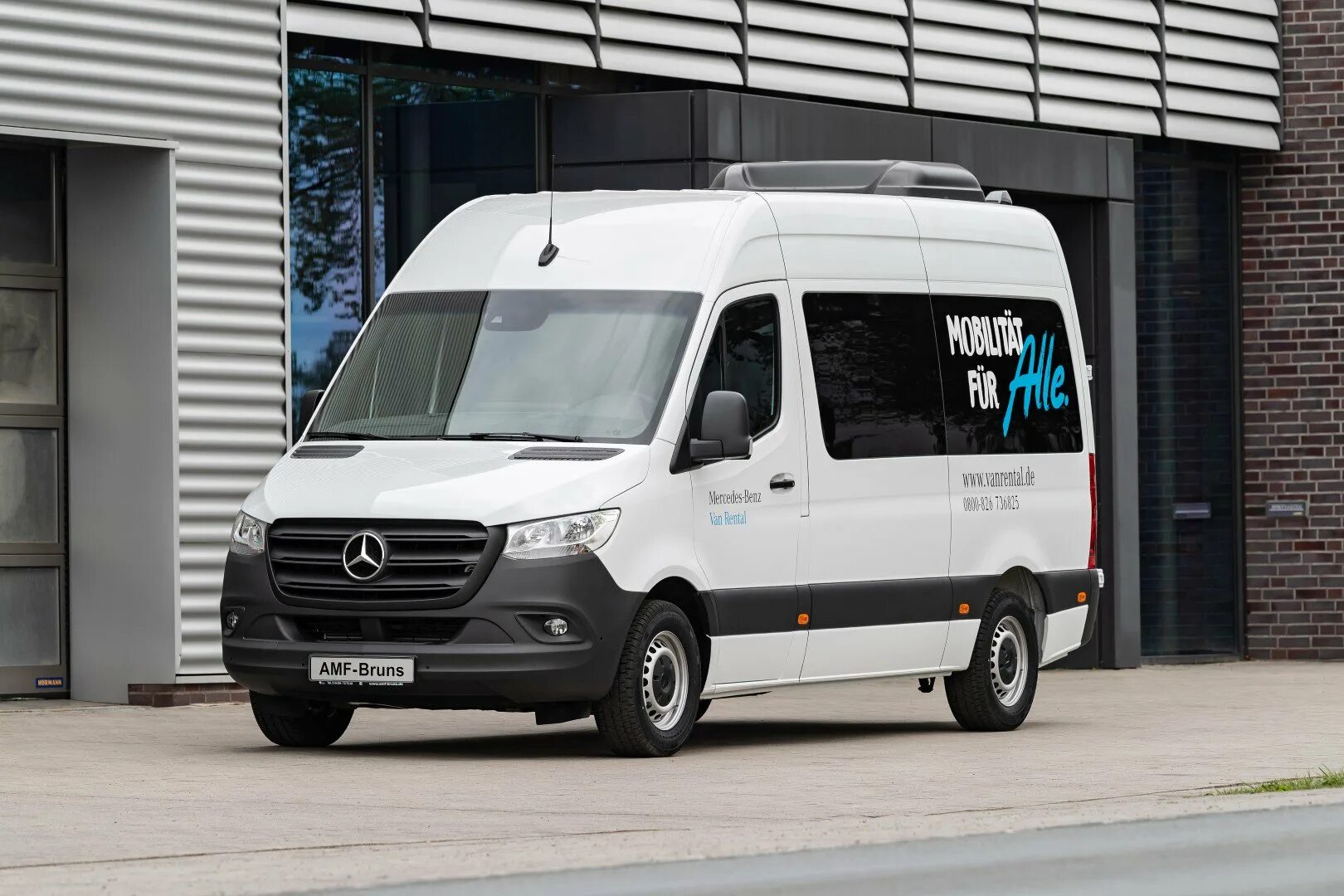 Мерседес-бенц спринтер 2018. Mercedes benz sprinter фургон 2018. Mercedes benz sprinter 2021. Мерседес ван. Мерседес спринтер грузовой 2016.