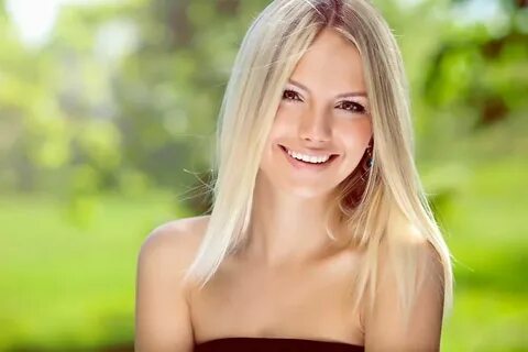 Юные белокурые девочки