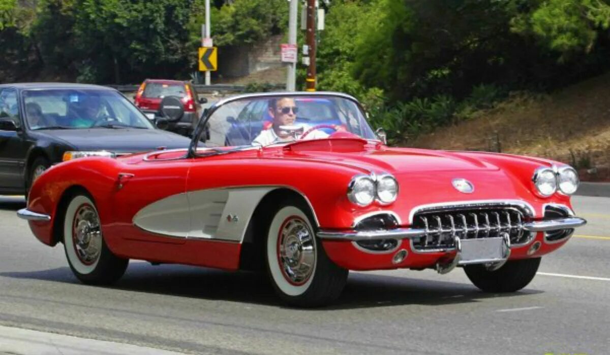 Джордж Корвет. George Clooney' car. Автомобиль Джорджа Ровалса. Джордж Клуни в машине. George's cars