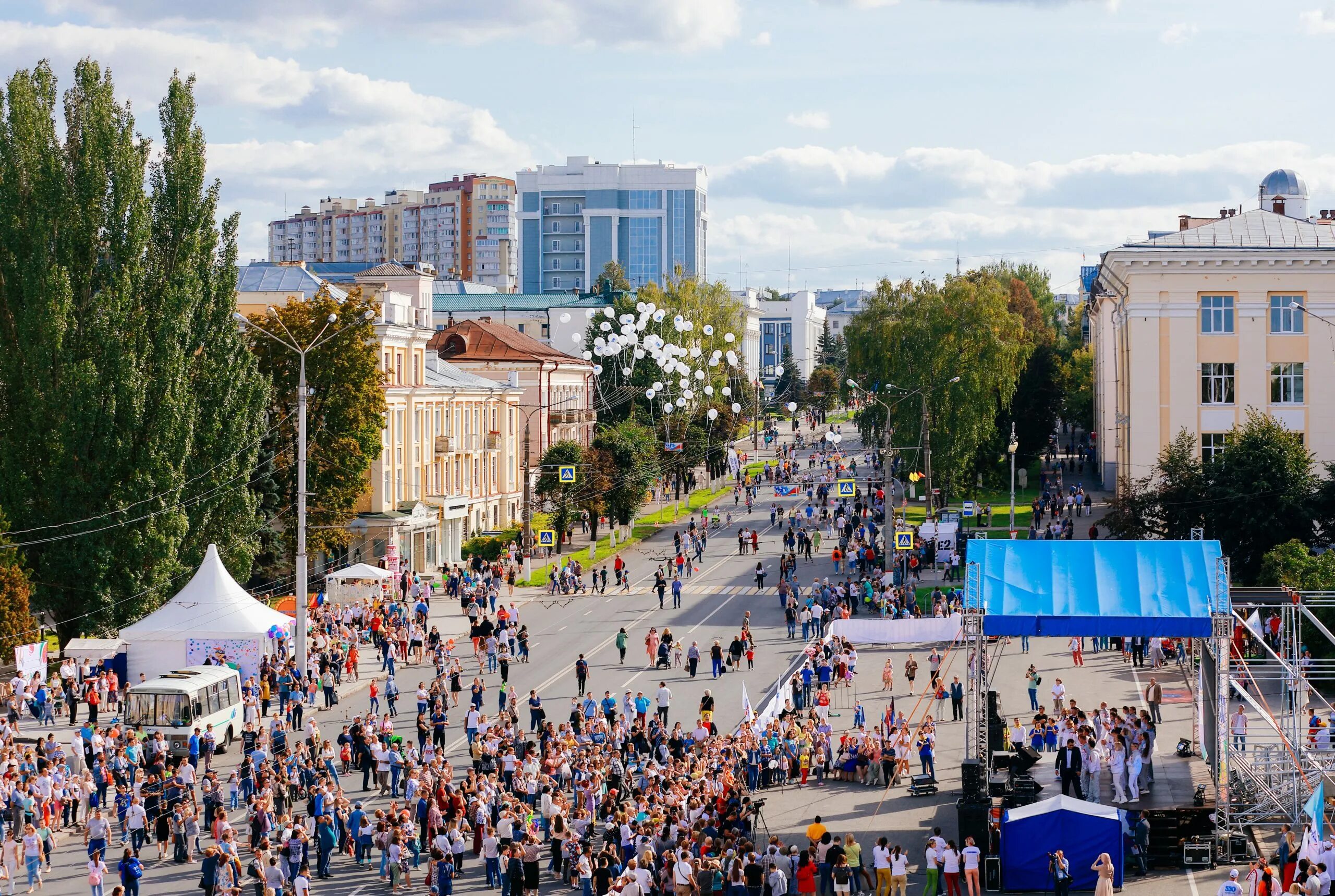 Сколько сегодня в чебоксарах. Чебоксары центр города. Чебоксары 2022 город. Центр центр города город Чебоксары. День города Чебоксары в 2022 году.