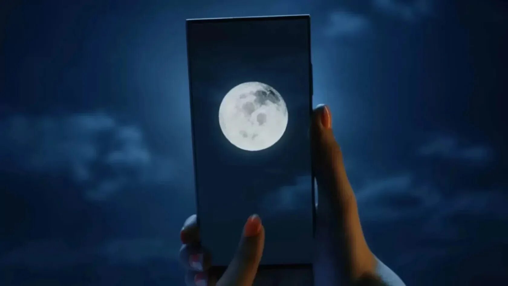 Луна картинки. Фальшивая Луна. Человек на Луне. Фото Луны на самсунг.