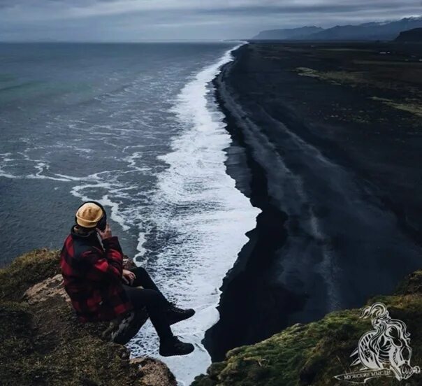 Закончится ли. Шторм фразы. Маяк la jument смотритель. Харуки мураками про шторм. Закончится ли.